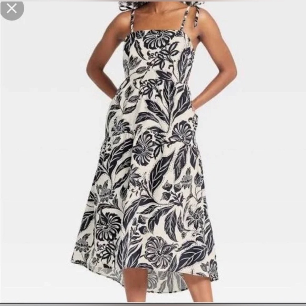 Who What Wear Tied Strap Floral Black and White Midi Dress.   Size-XX-Large